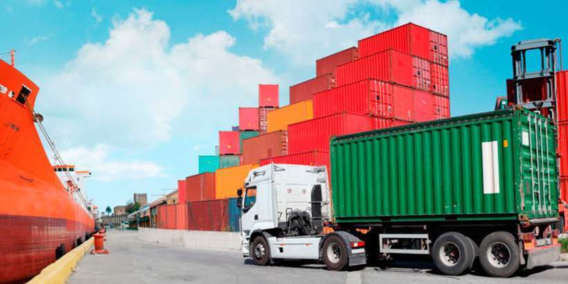 В октябре Беларусь продала за границу меньше, чем купила